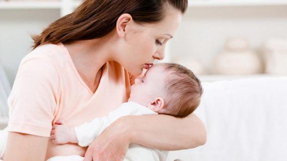 Превью картинка статьи Чем лечить кашель при грудном вскармливании: сиропы, таблетки