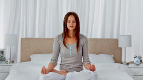 Превью картинка статьи Йога от бессонницы – какие делать упражнения, чтобы уснуть 2022