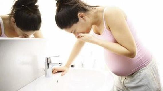 Превью картинка статьи Что можно беременным при отравлении: есть, пить, принимать