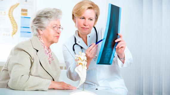 Превью картинка статьи Постменопаузальный остеопороз: симптомы и лечение