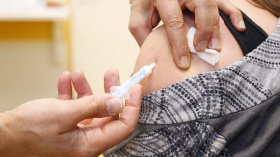 Превью картинка статьи Под какую лопатку делают прививку от столбняка